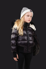 Load image into Gallery viewer, Ellabee Chevron Beanie - Black/White