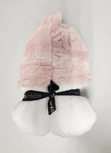 Load image into Gallery viewer, Winx &amp; Blinx Summit Mauve Fur Hooded Towel