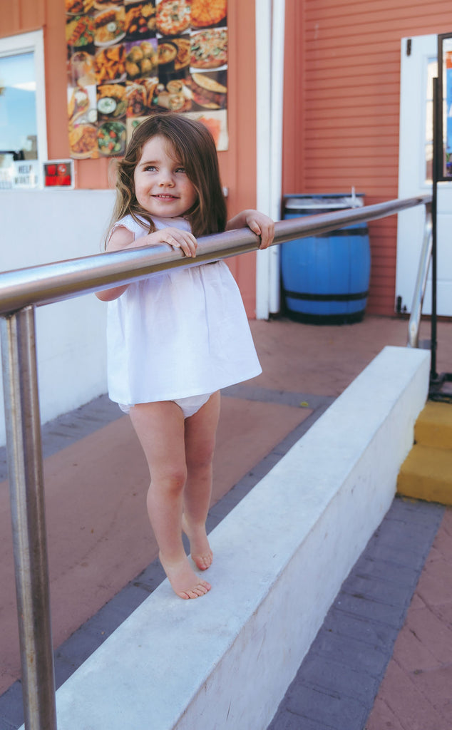 Calla Lili Baby Girl Linen Set With Scallops