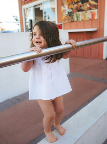 Calla Lili Baby Girl Linen Set With Scallops