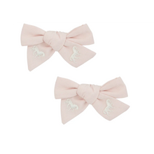 Load image into Gallery viewer, Le Enfant Petite Épopée Embroidered Bows (2 Pack) - Pink