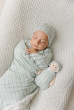 Load image into Gallery viewer, Bubani Printed Collection Cotton Footie And Hat - Blue