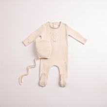 Load image into Gallery viewer, Bee &amp; Dee Boys Botanical Crest Footie And Bonnet - Cream