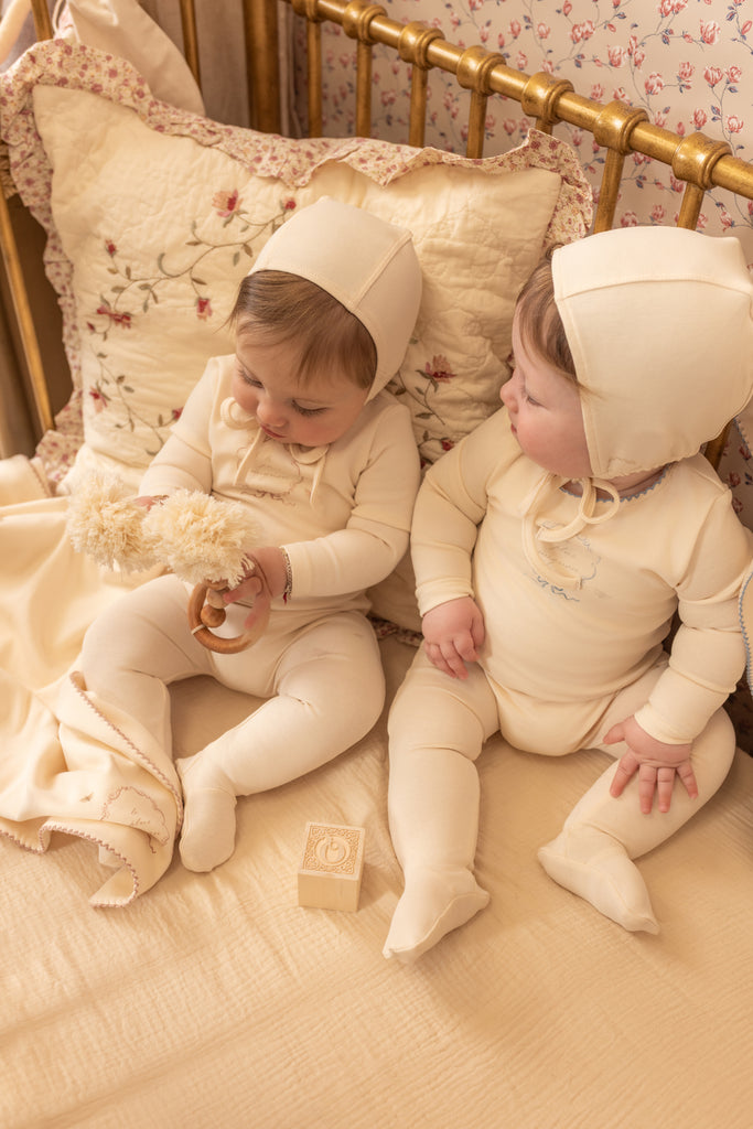 Bee & Dee Girls Botanical Crest Footie And Bonnet - Cream