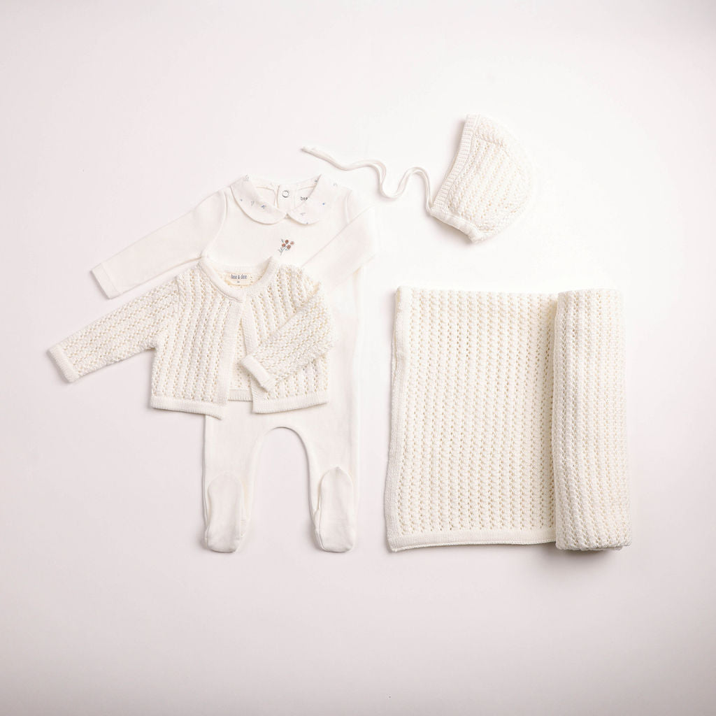 Bee & Dee Boutique Delicata Ensemble And Blanket - Linen