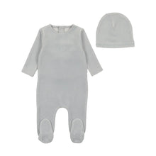 Load image into Gallery viewer, Bee &amp; Dee Classic Velour with Bow Wreath  Footie with Beanie - Powder Blue