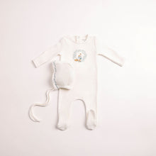 Load image into Gallery viewer, Bee &amp; Dee Boys Cradle Scene Footie And Bonnet - Chalk White