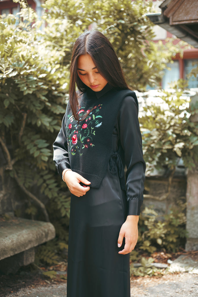 Urban Edge Embroidered Knit Vest - Black