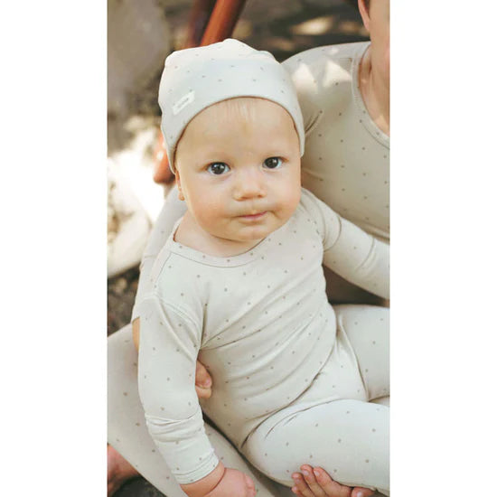 Ladida Sand Star Print Footie & Hat Set