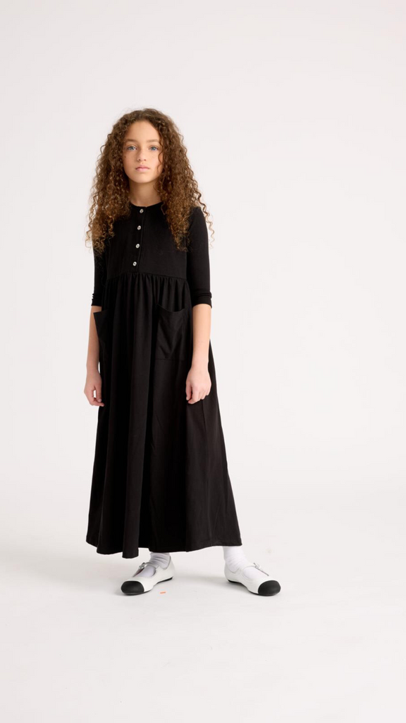 Little Parni Maxi Dress K413 - Black (RUNS TRUE TO SIZE)