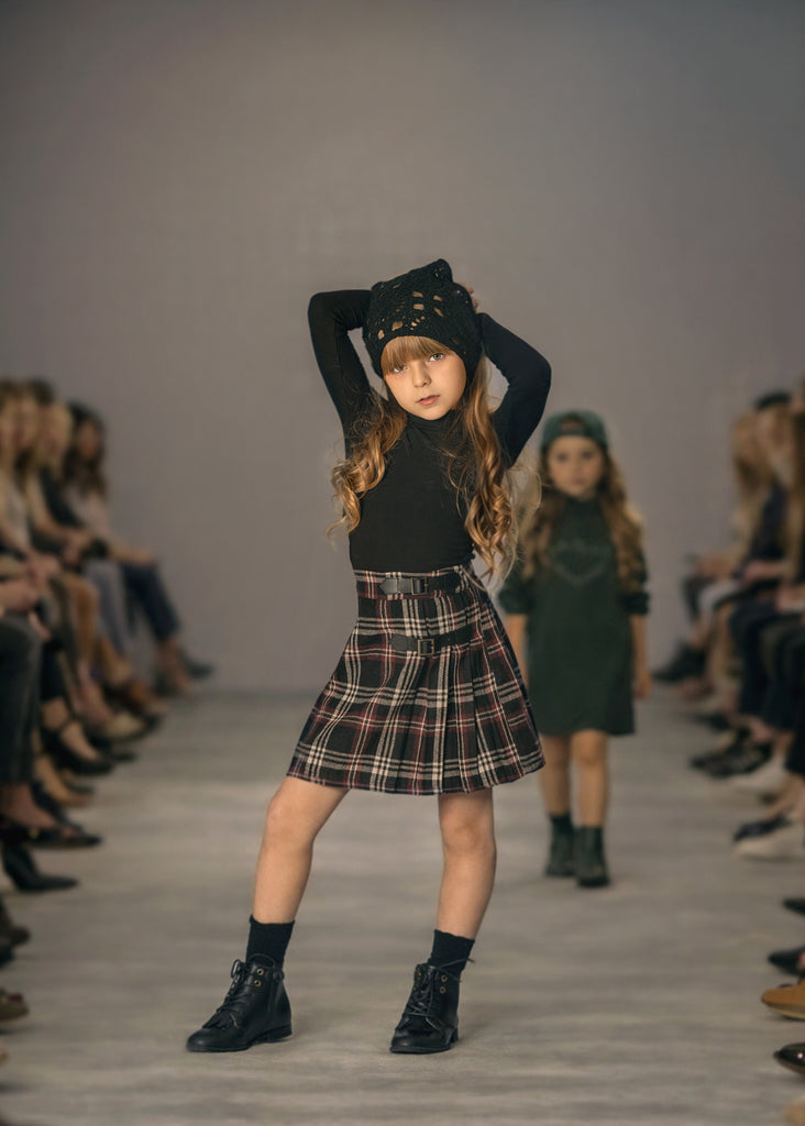 Mode Avant Black/Burgundy Pleated Skirt