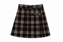 Load image into Gallery viewer, Mode Avant Black/Burgundy Pleated Skirt