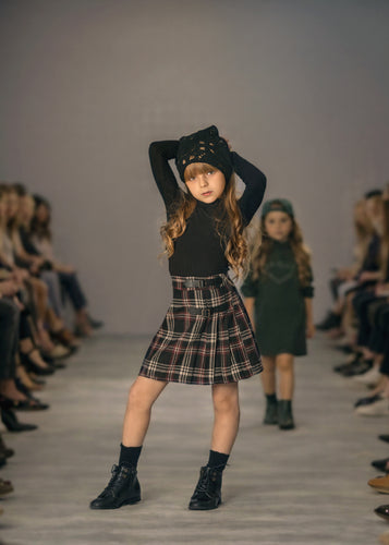 Mode Avant Black/Burgundy Pleated Skirt
