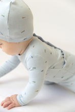 Load image into Gallery viewer, Bee &amp; Dee Flag Print Footie And Beanie - Blue Fog