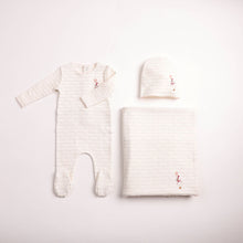 Load image into Gallery viewer, Bee &amp; Dee Girls Goose On Script Layette Set - Linen