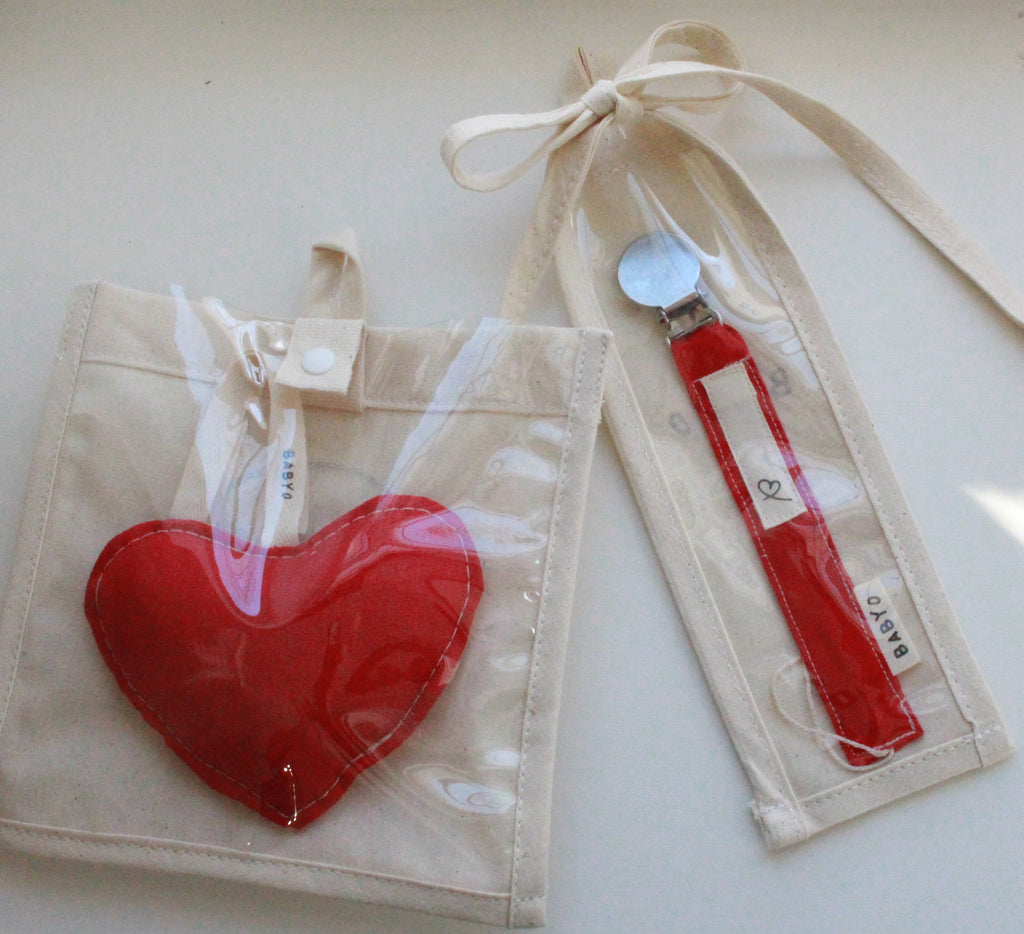 Babyo Linen Pacifier Clip Heart Label - Red