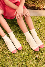Load image into Gallery viewer, Little Parni Mary Jane Shoes (B-002) - White/Hot Pink