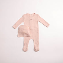 Load image into Gallery viewer, Bee &amp; Dee Little Wings Pointelle Footie And Beanie - Caramel