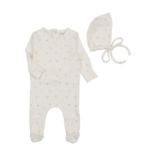 Load image into Gallery viewer, Bee &amp; Dee Little Bundles Footie And Bonnet - Ivory Boys