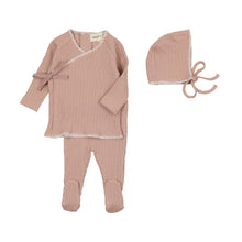 Load image into Gallery viewer, Mema Knits Textured Embroidery Edge Two-piece set with Bonnet - Pale Pink &amp; Cream Stitch