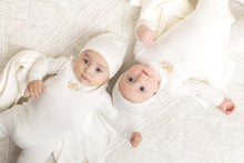 Load image into Gallery viewer, Bee &amp; Dee Mail And Flowers Footie And Beanie - Chalk White Girls