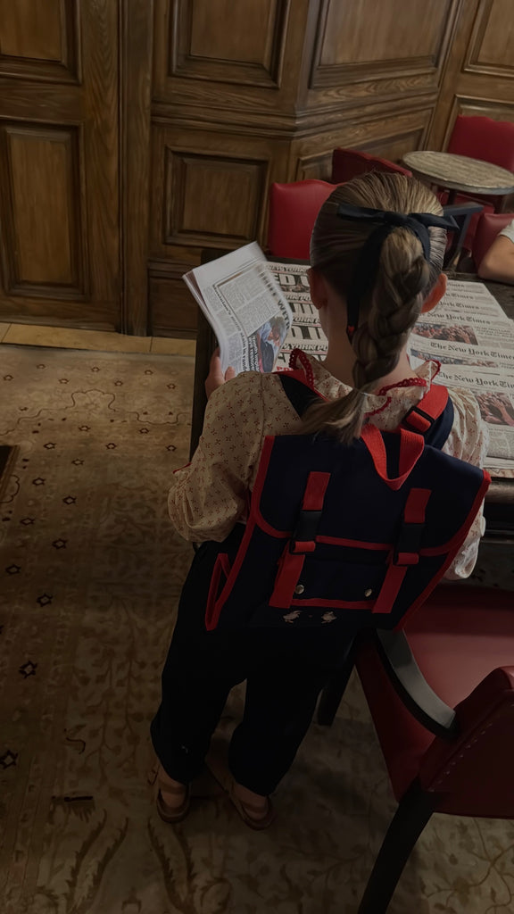 Le Enfant Petite Épopée Embroidered Medium Bow - Navy