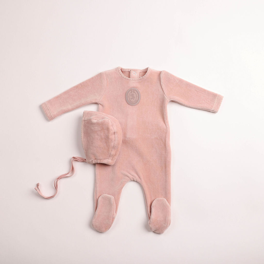 Bee & Dee Plaquette Velour Footie And Bonnet - Toffee
