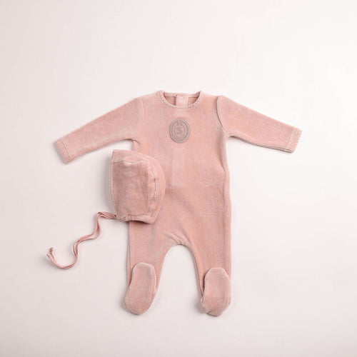 Bee & Dee Plaquette Velour Footie And Bonnet - Toffee