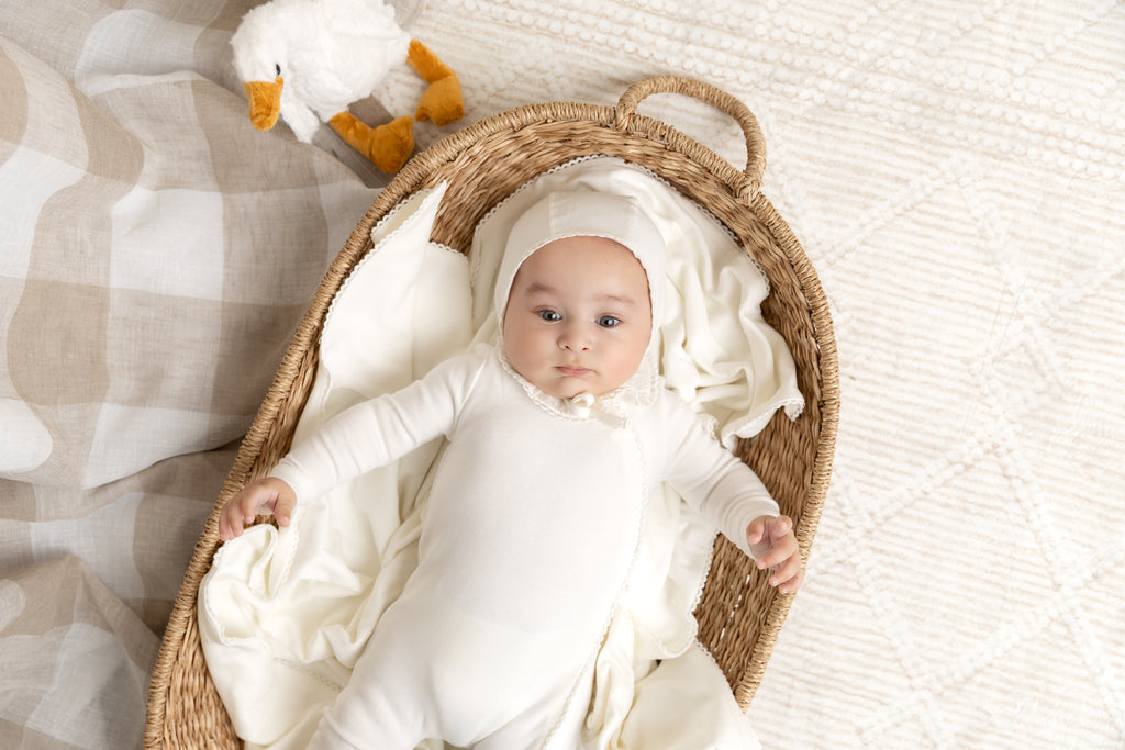 Bee & Dee Pleated Collar Footie And Bonnet - Chalk White