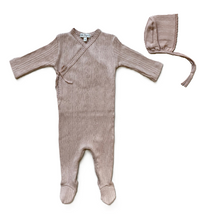 Load image into Gallery viewer, Bebe Organic Bebe Wrap Footie and Bonnet- Dusty Pink