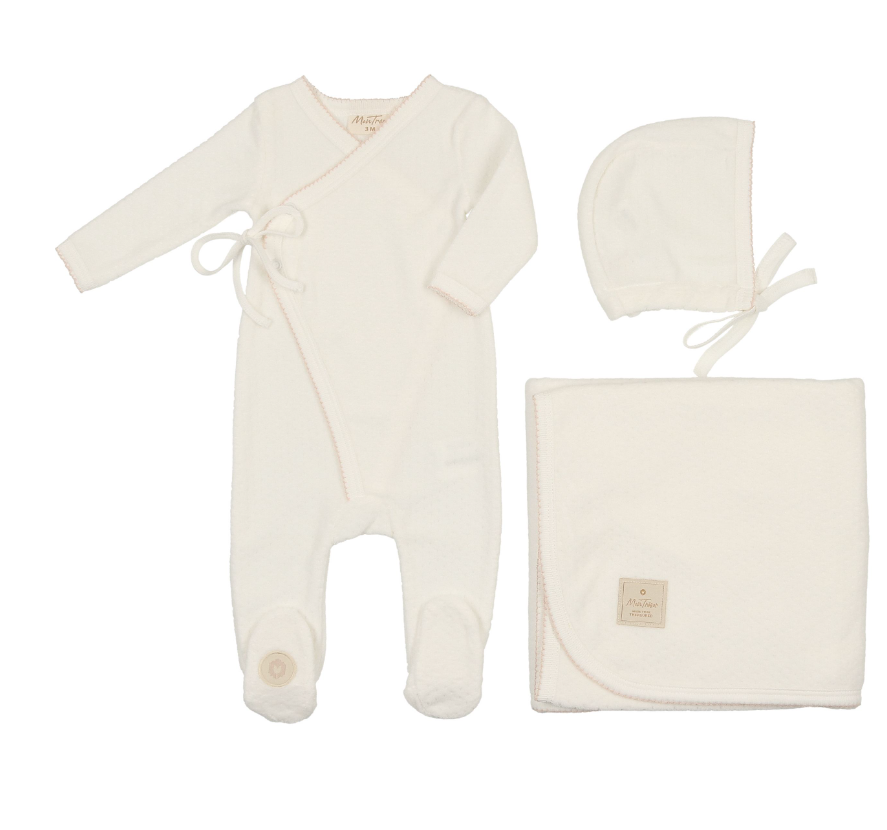 Mon Tresor Scallop Wrap Layette Set- Pink