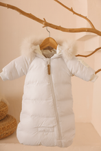 Load image into Gallery viewer, Mantel Side Zipper Sleeve Pocket Baby Bunting - White