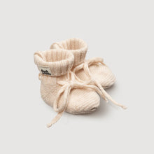 Load image into Gallery viewer, Finch &amp; Fable - Wool Knitted Baby Booties - Milk