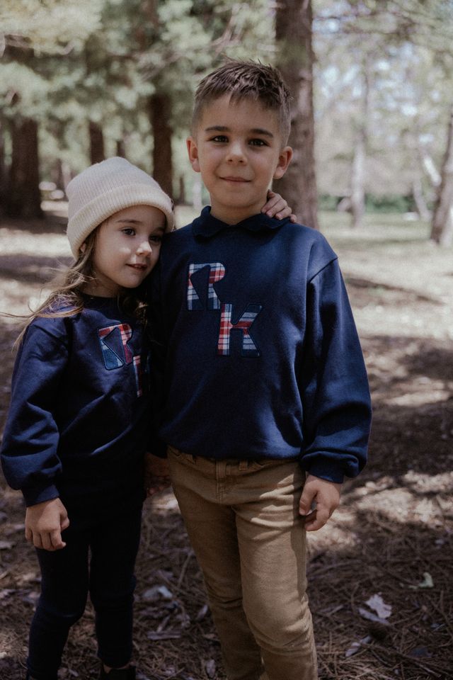 Retro Kid Miles Collar Sweatshirt with Plaid Logo - Navy
