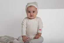 Load image into Gallery viewer, Cadeau Bow Embossed Footie &amp; Beanie - Girls