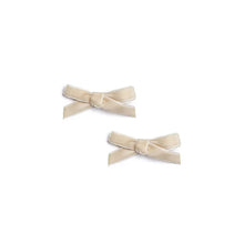 Load image into Gallery viewer, Le Enfant Velvet Baby Bows - Cream