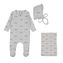 Load image into Gallery viewer, Bee &amp; Dee Topiaries And Bows Layette Set - Blue Cloud
