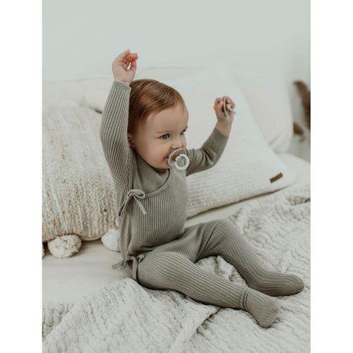 Tan knit Bow Footie & Bonnet