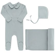 Load image into Gallery viewer, Elys &amp; Co Dusty Blue Jersey Cotton Embroidered Wreath Layette Set